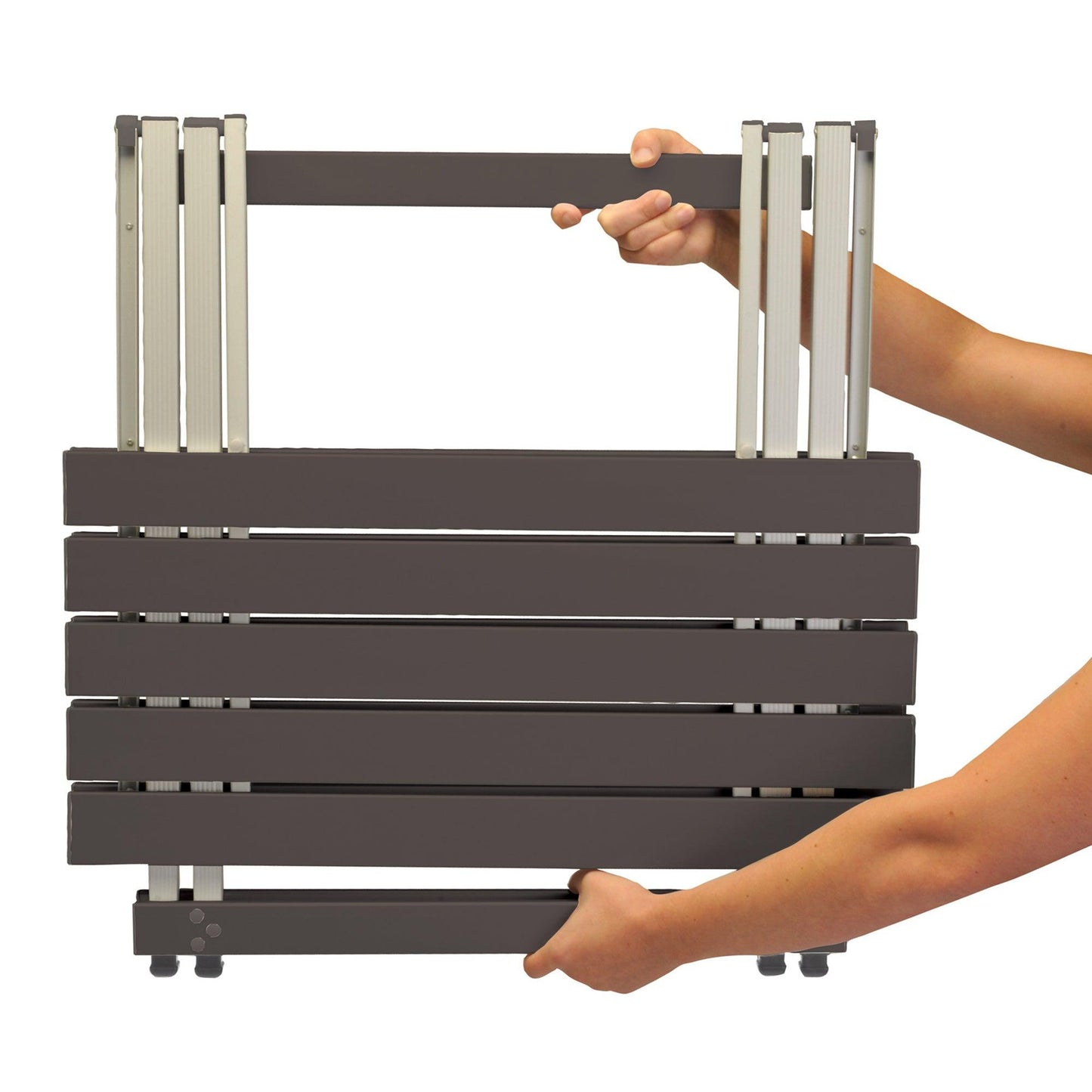 Compact Camp Table 25™ - Easy Serve